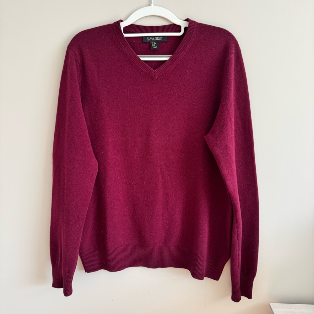 Ethan Pierce Men's 2-Ply Cashmere Maroon  V-Neck Sweater M